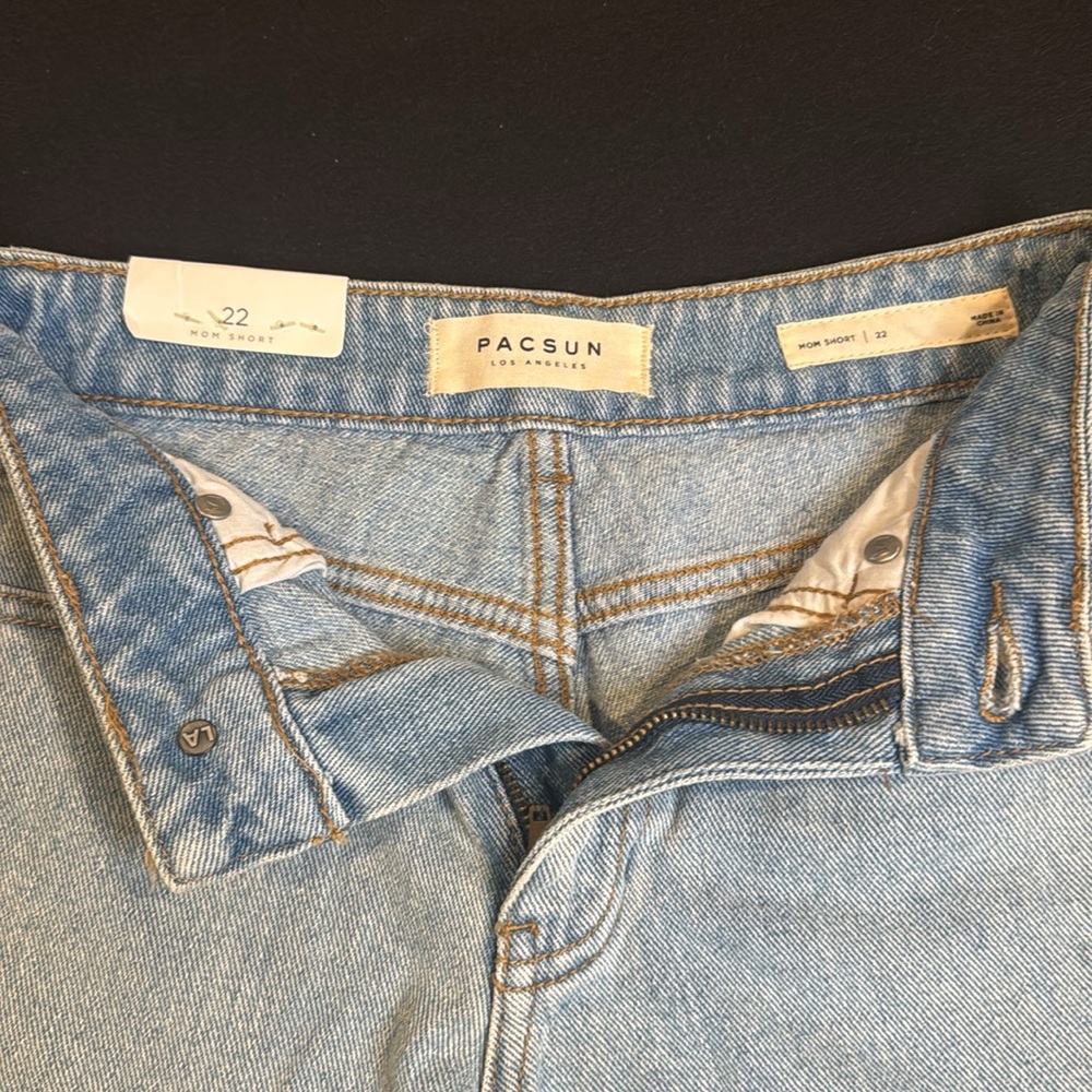 PacSun Women's Light Blue Amber Blue Denim Mom Shorts- Size 22 - Picture 2 of 4